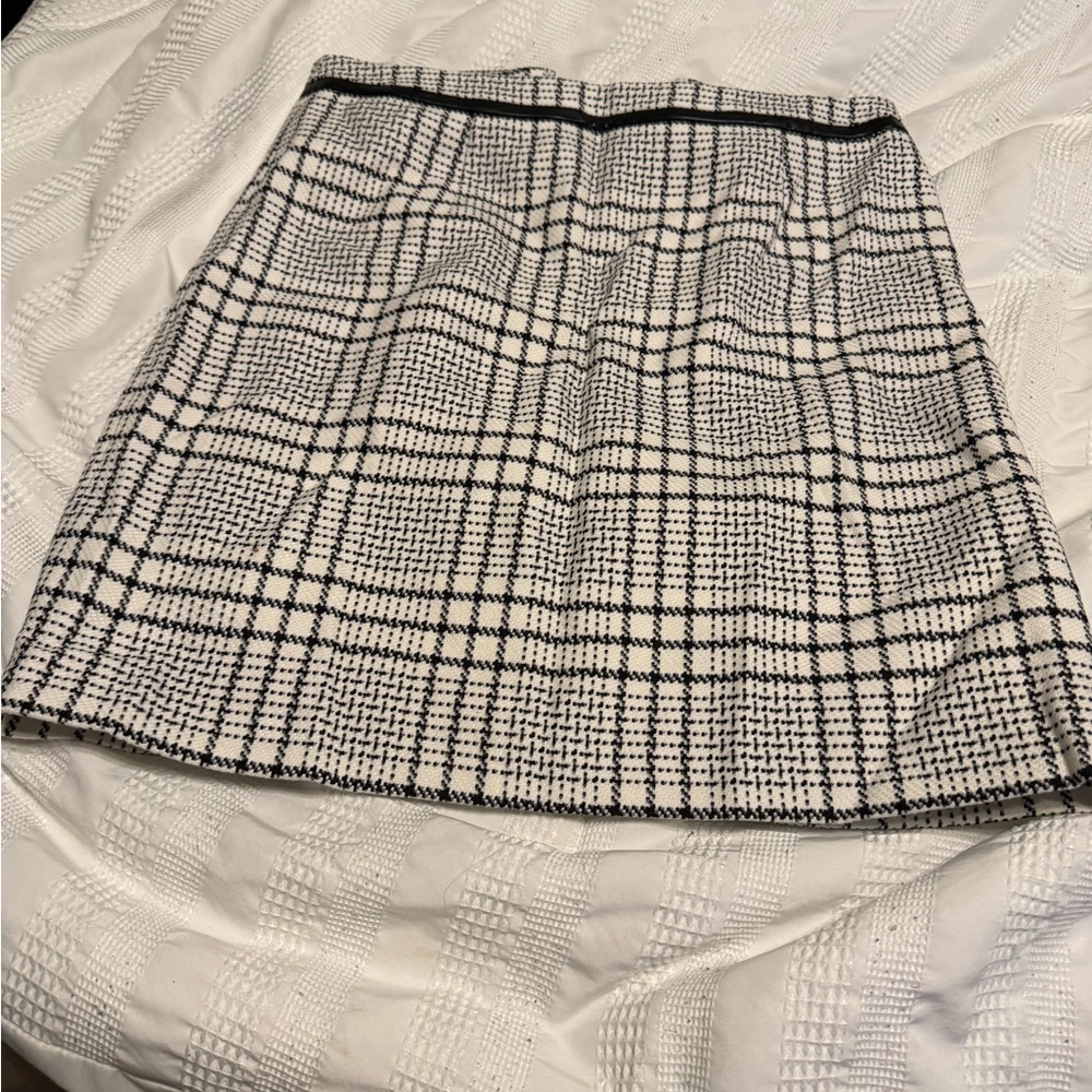 Classic Black and White Plaid Skirt